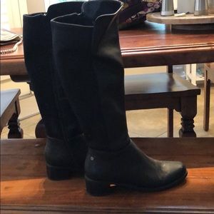 Black knee boots